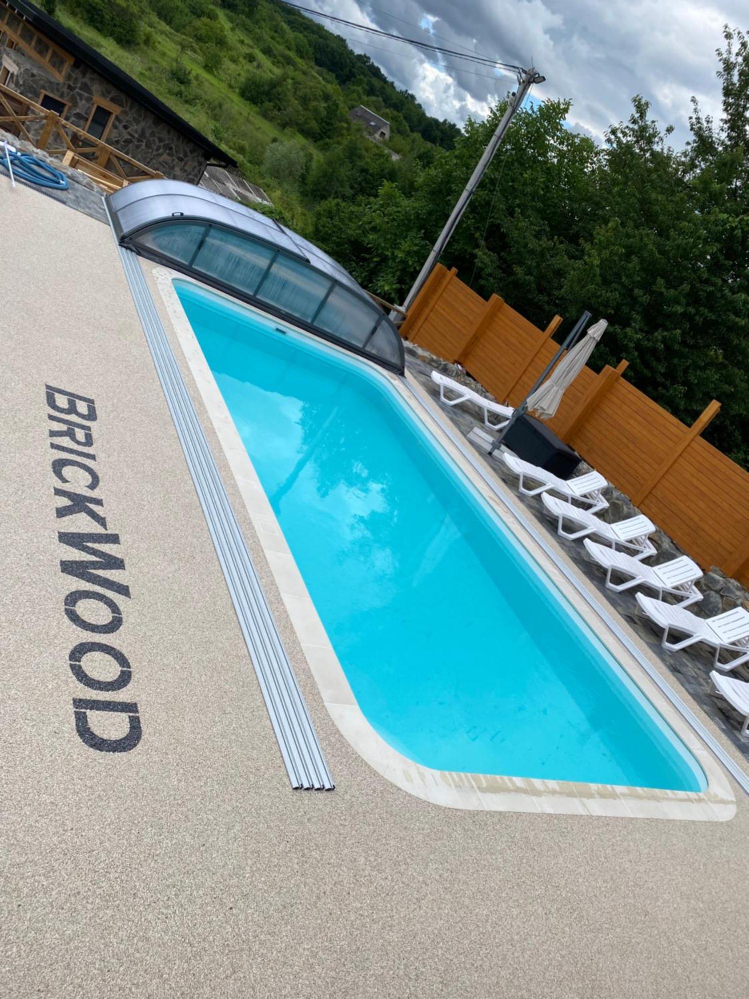 Brickwood * Verkhniy Koropets